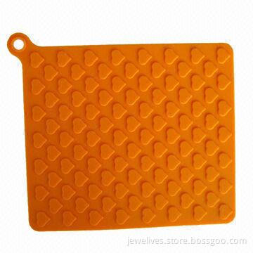 Silicone Mat with Heart-shaped Design